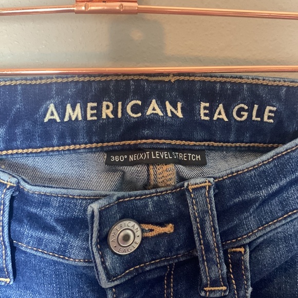 Women's American Eagle Next Level Stretch Short Jeans - Picture 2 of 10